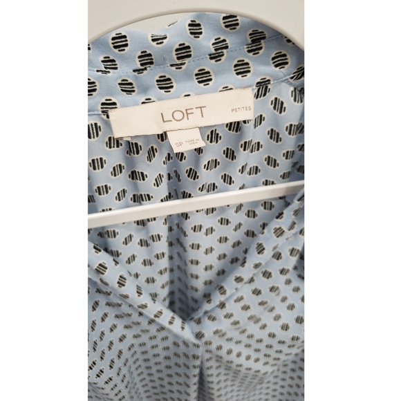 Loft Stunning Blue Flowy Blouse - Picture 3 of 6